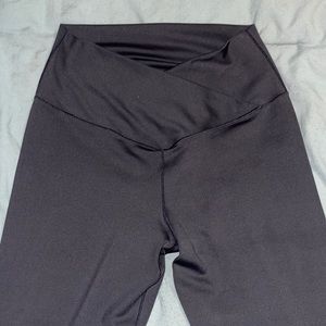 Pink Lily cross waist leggings